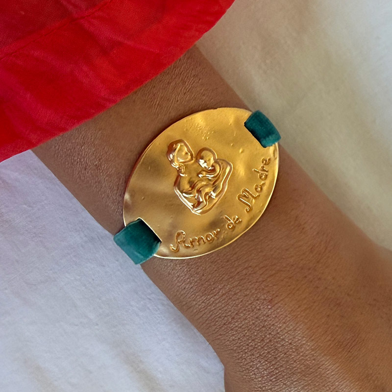 pulsera dorada amor de madre