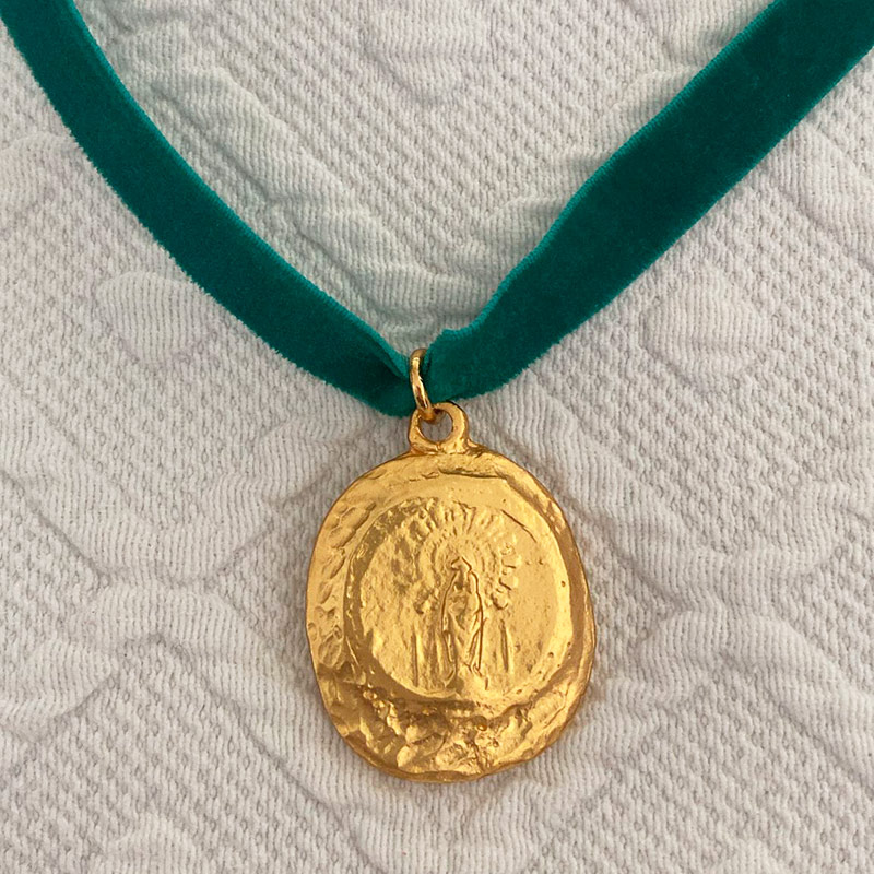 medalla virgen del pilar oro