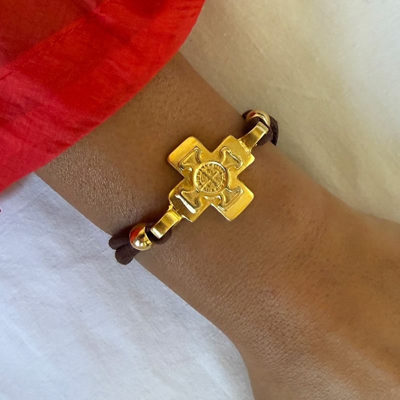 pulsera cruz san benito oro