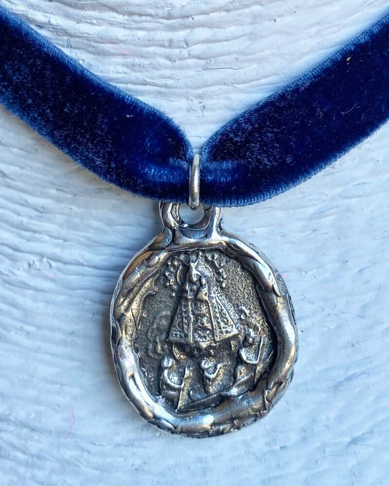 medalla virgen de la caridad