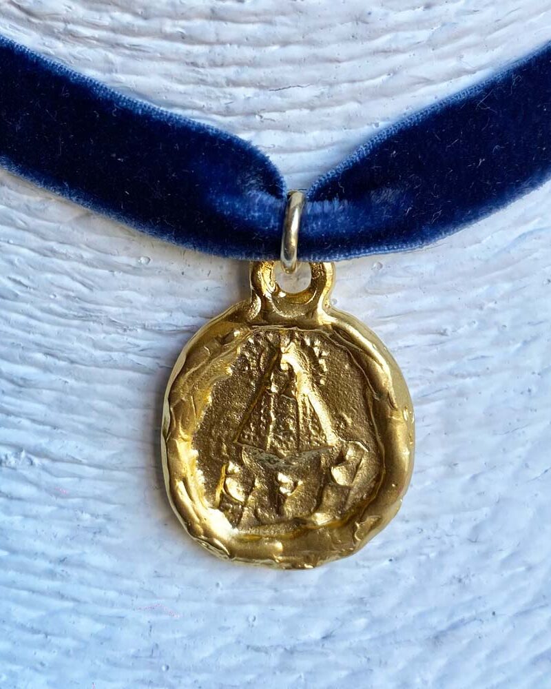 medalla virgen de la caridad