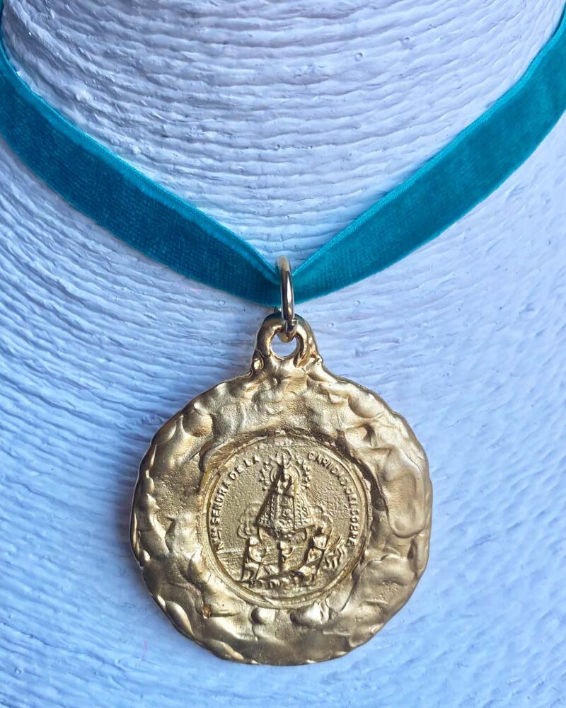 medalla virgen de la caridad grande