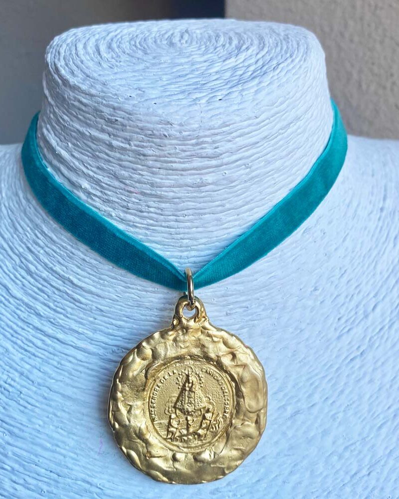 medalla virgen de la caridad grande