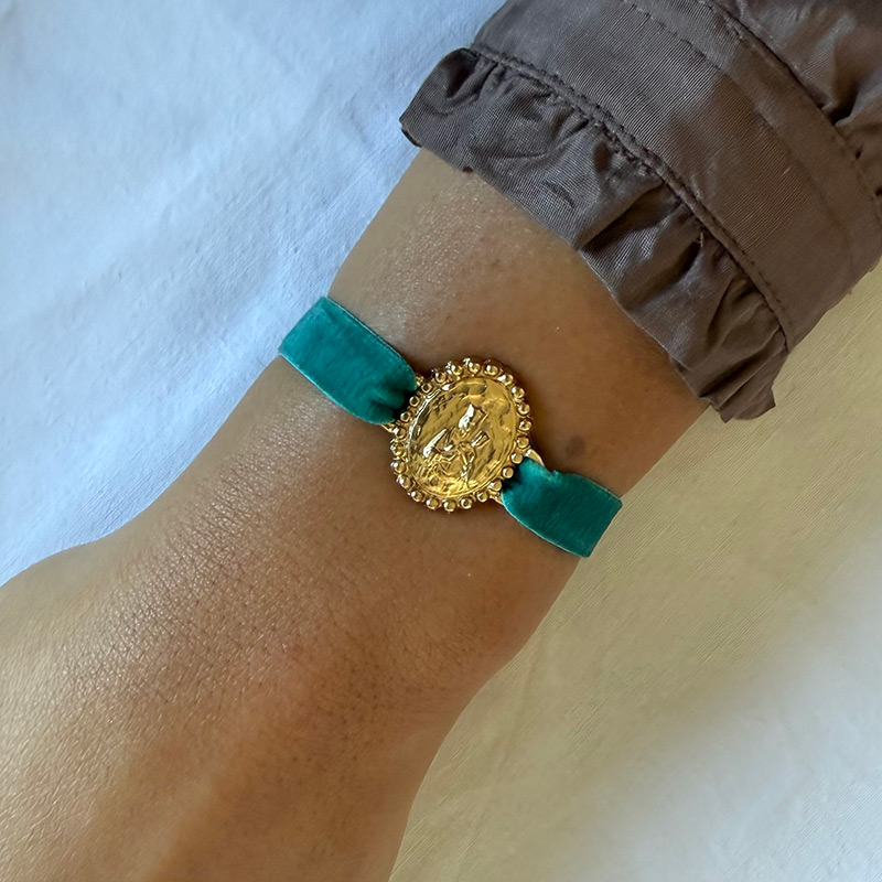 pulsera virgen de la almudena oro