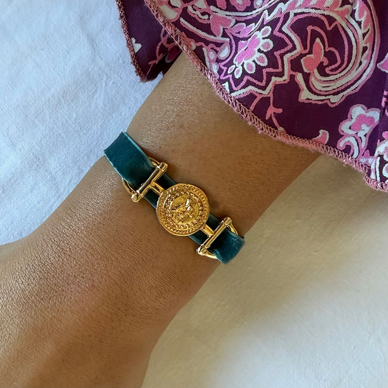 pulsera oro hermes virgen del carmen