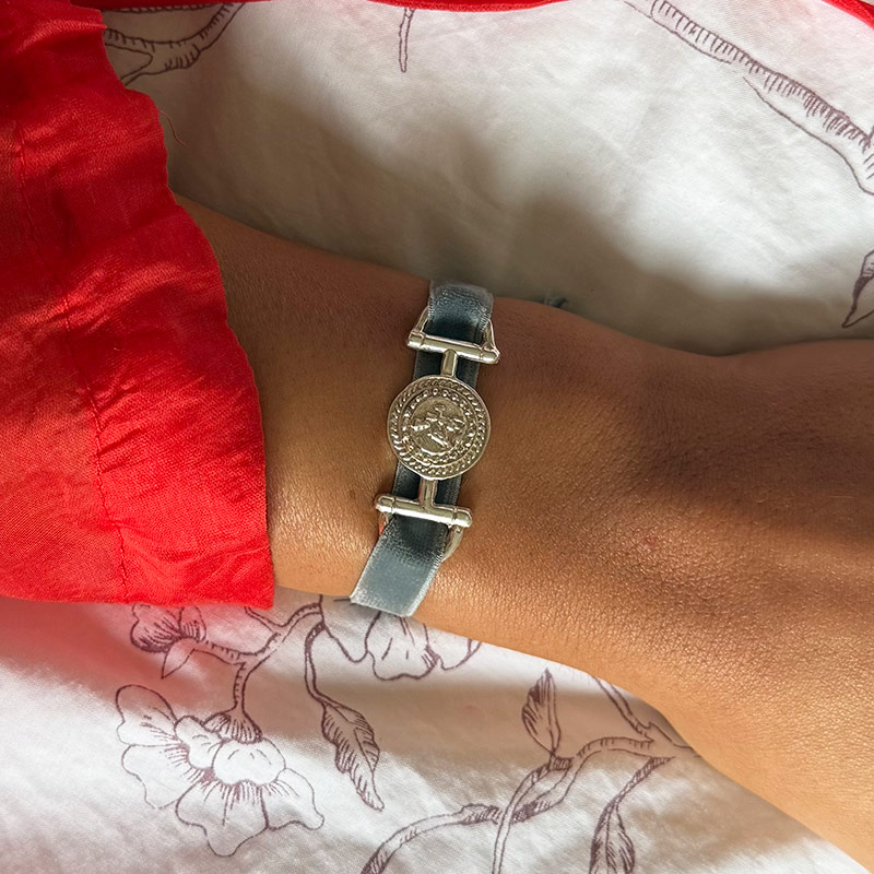 pulsera plata hermes virgen del carmen