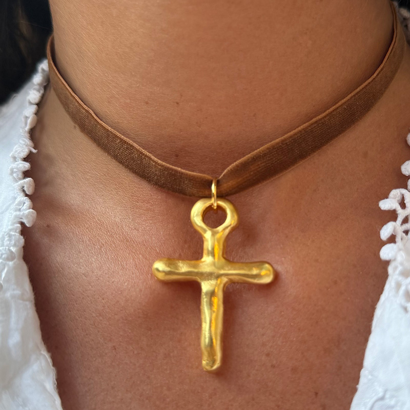colgante cruz ancla oro