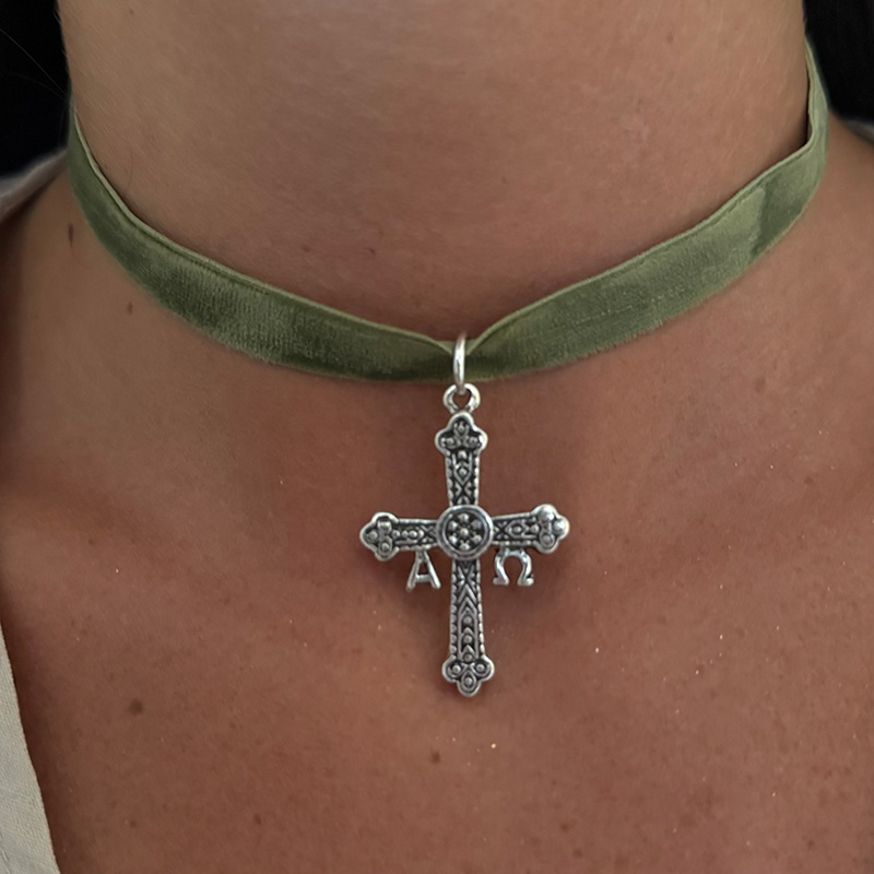 colgante cruz de coadonga alfa y omega plata
