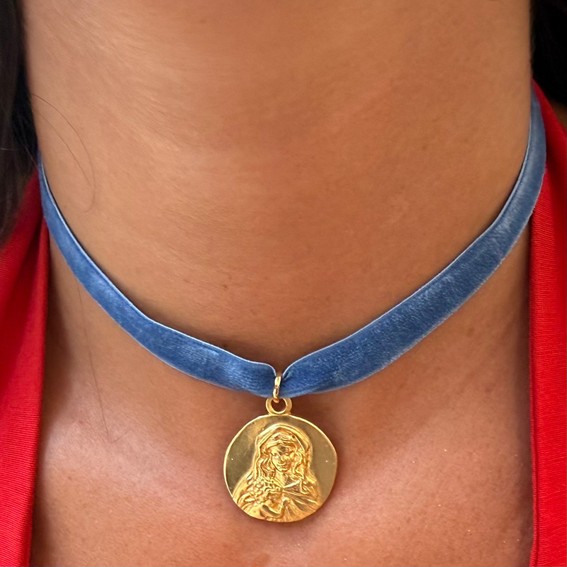 medalla virgen alegria oro